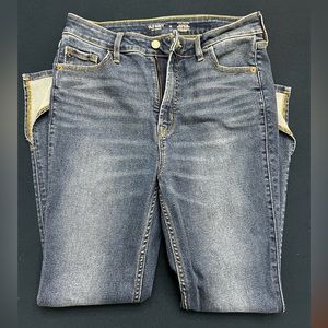 Old Navy Extra High- Rise ROCKSTAR Super Skinny